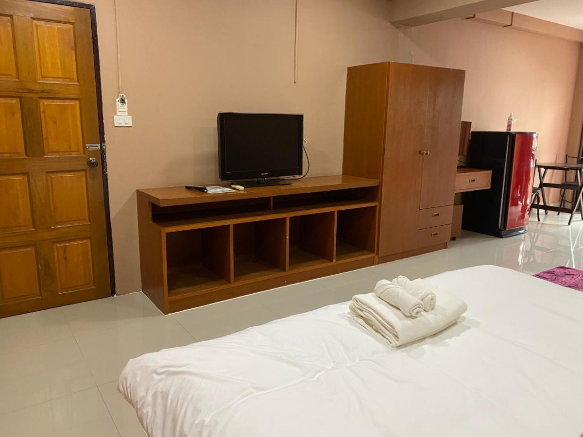 Hug Me Guesthouse Pattaya Zewnętrze zdjęcie