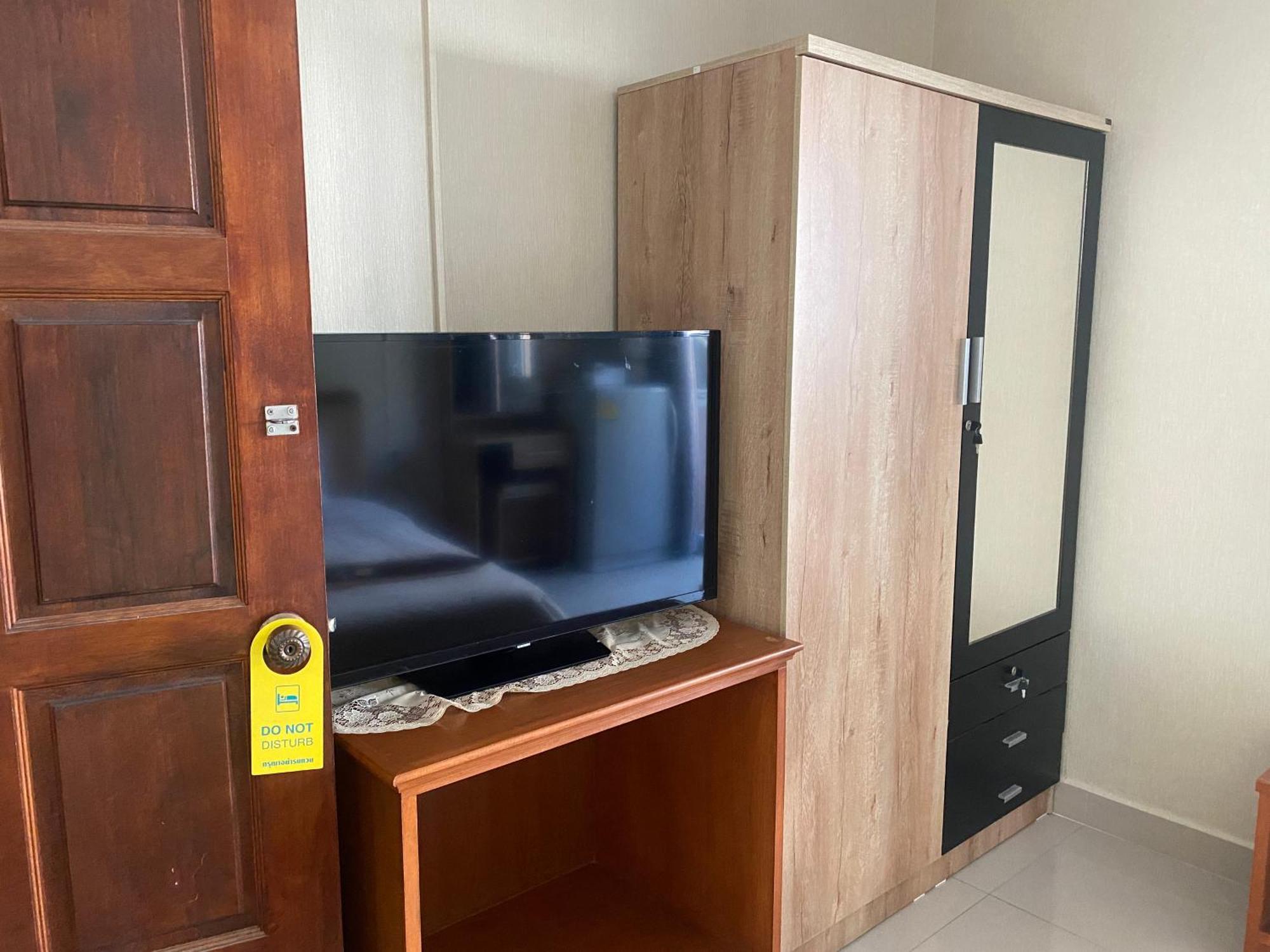 Hug Me Guesthouse Pattaya Zewnętrze zdjęcie